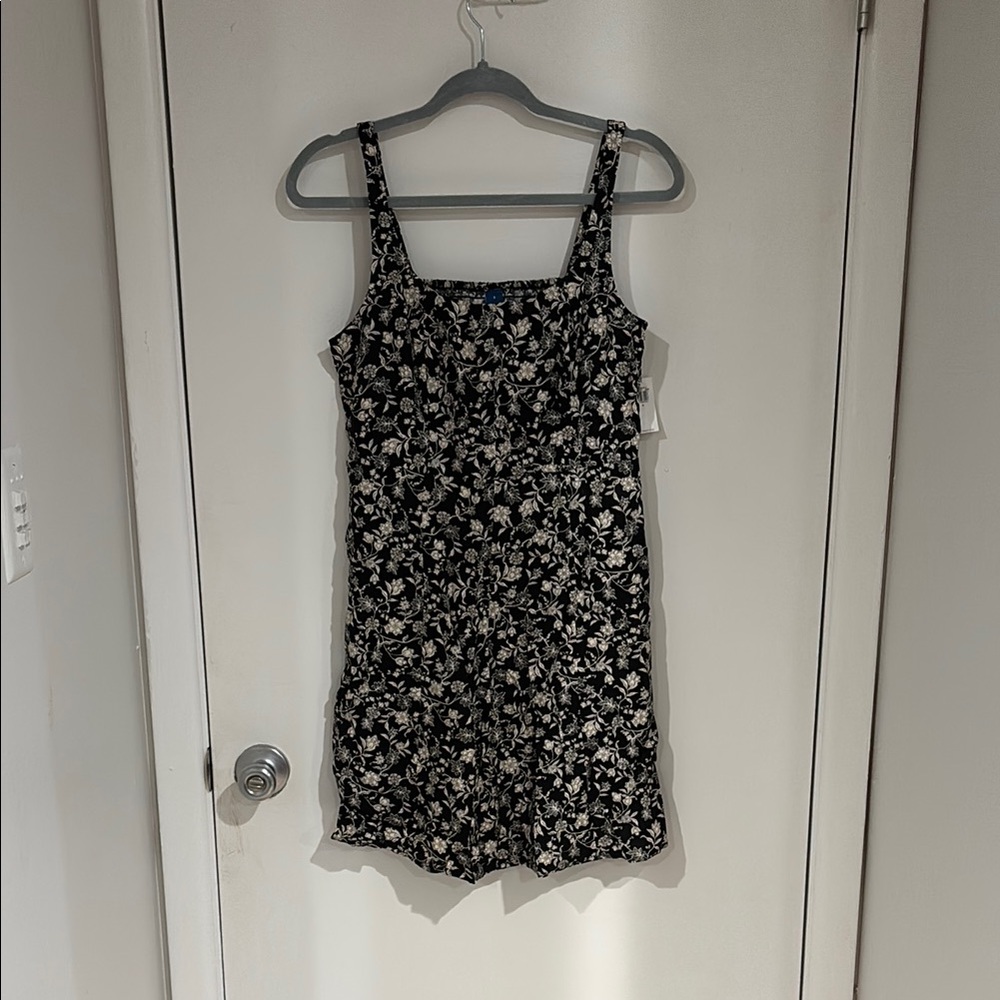 NWT Old Navy Floral Black and White Sun Dress